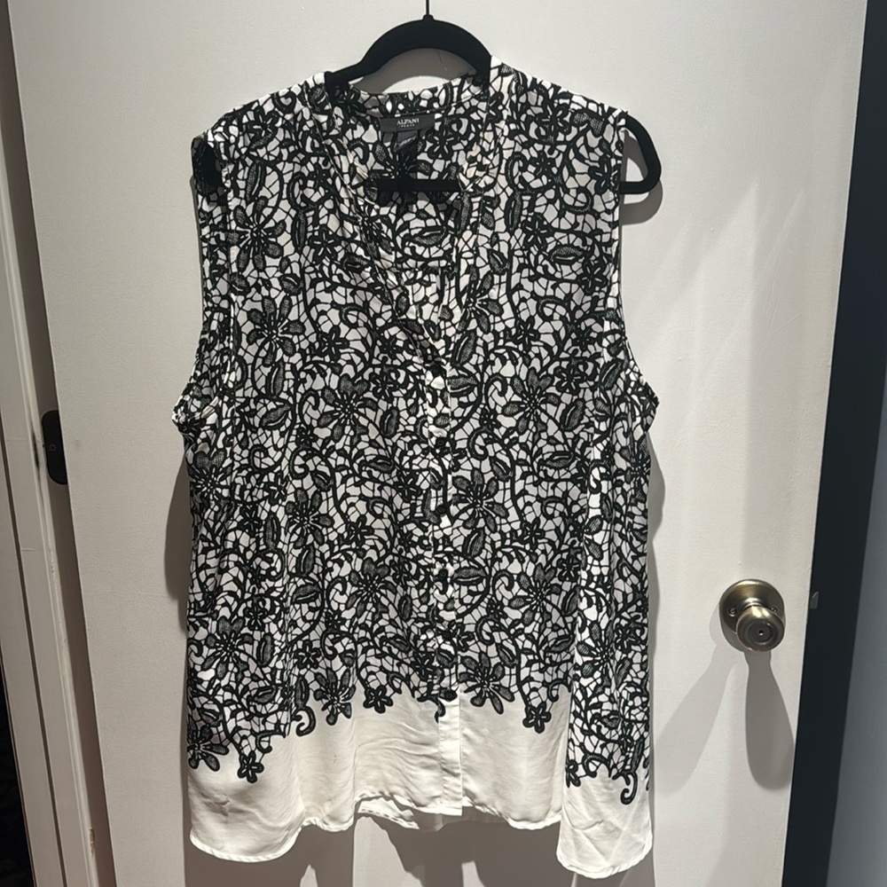 Alfani White with Black "Lace" Sleeveless Tunic. Size 22W